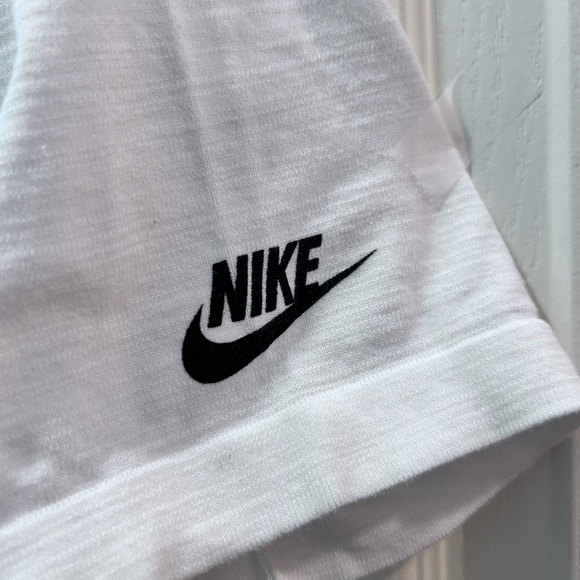 Men L Nike tech woven t shirt white - Picture 5 of 5